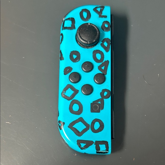 Custom Nintendo Blue and Red Patterned Controller - Picture 4 of 7